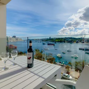 https://superlative-apartment-with-valletta-and-harbour-views.qawrahotelsmalta.org